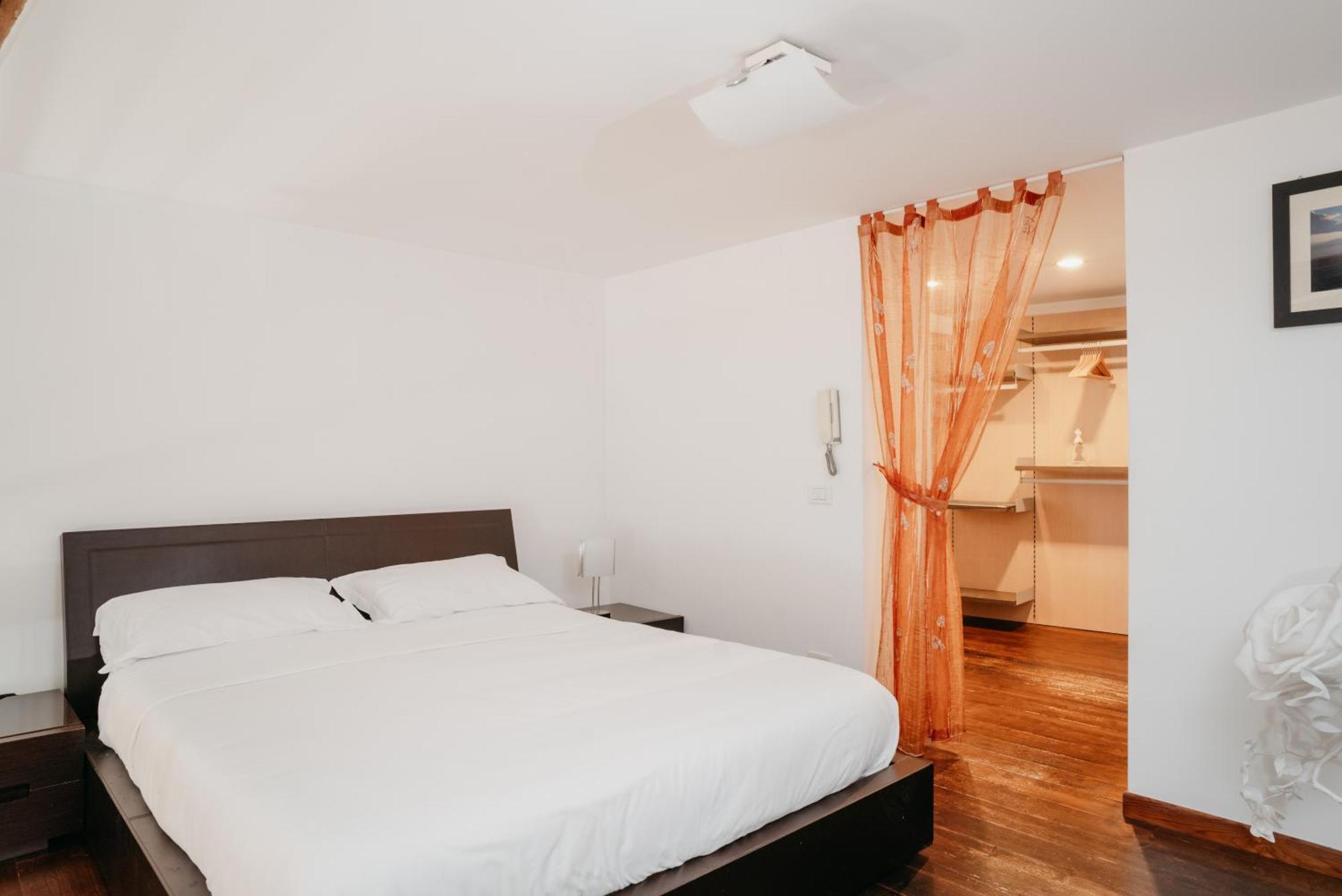 Ferienwohnung La Casa Dell' Avvocato - Centro Neapel Exterior foto